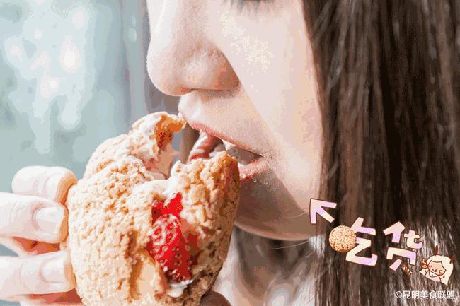 猎奇！昆明街边甜品店，居然每天200美少女拥挤这里生吃多肉