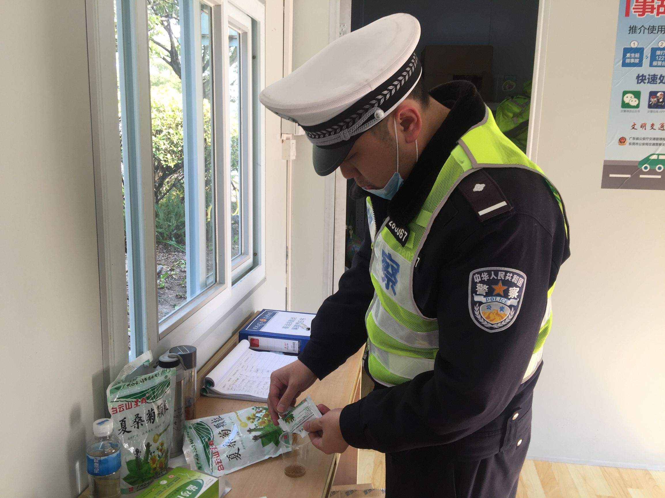 东莞莞城交警铁骑,东莞交警铁骑晚上巡逻