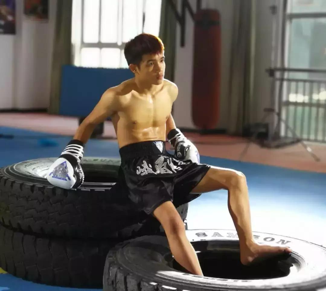 格斗天才15秒ko中国小将,中国15岁搏击小将17胜12ko