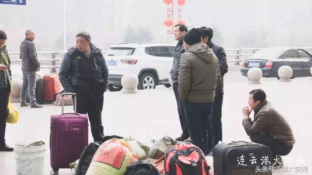 没挣到钱不敢回家过年原视频,没赚到钱不敢走亲访友