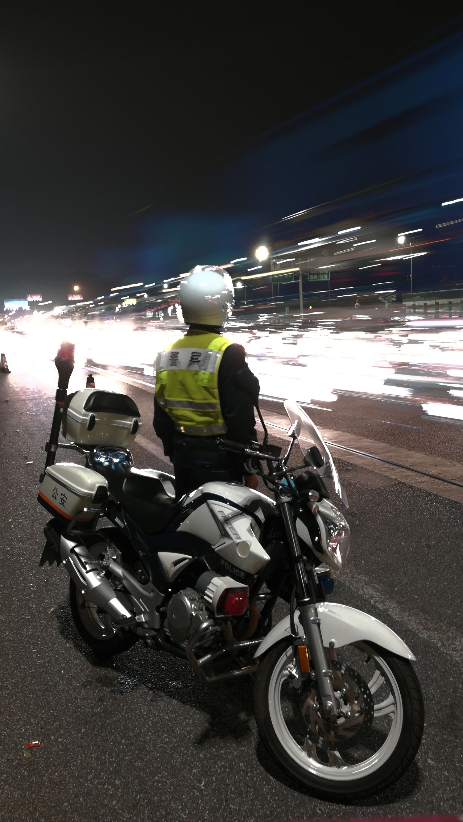 东莞交警铁骑开上了虎门大桥