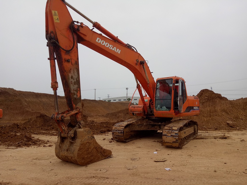 二手斗山140挖掘机,斗山dh220lc-v挖掘机