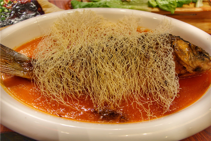 开封特色小吃桶子鸡,开封著名的小吃一条街在哪里