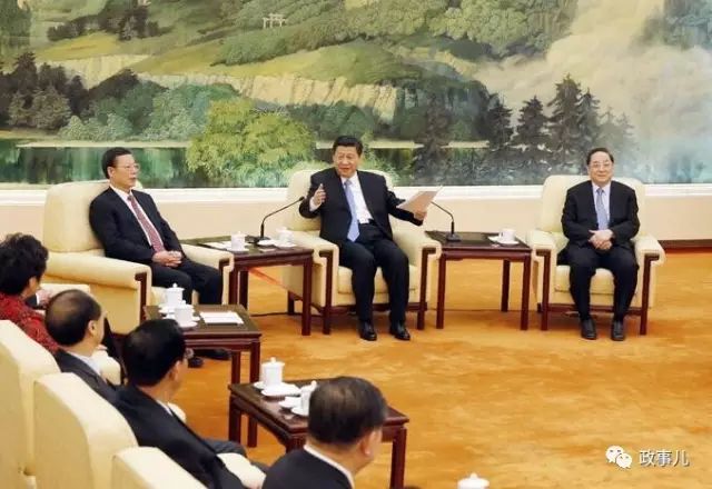 习*平近**送出的8副春联