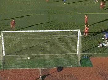 18岁亚冠首秀1传1射斩落上海申花，他另一身份是日本高中射手王