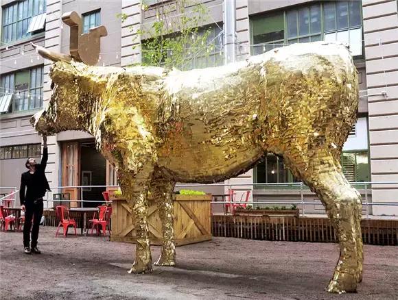 他把12个前女友都做成了高跟鞋？到底是真的假的