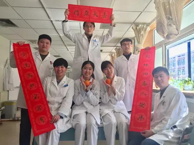 今天，小编带您去转转，看看北医三院里的年味儿