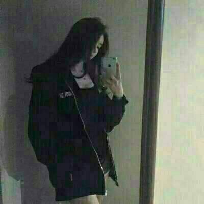 颓废黑白女生动漫头像,伤感头像孤独绝望女生黑白真人