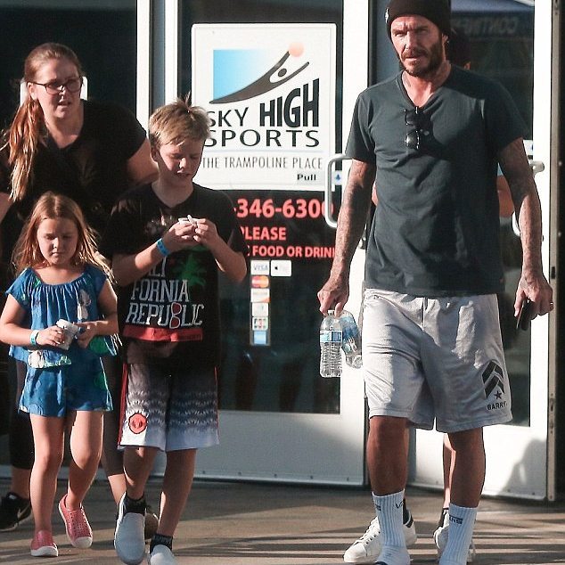 小七吐舌头动态视频,维多利亚小七完整视频