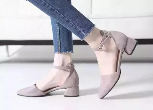 新手如何选择适合自己的高跟鞋,如何选择适合自己的高跟鞋的高度