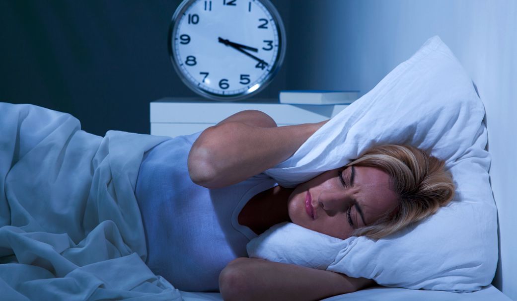 老人经常失眠吃什么食物可以缓解,什么是治失眠的药