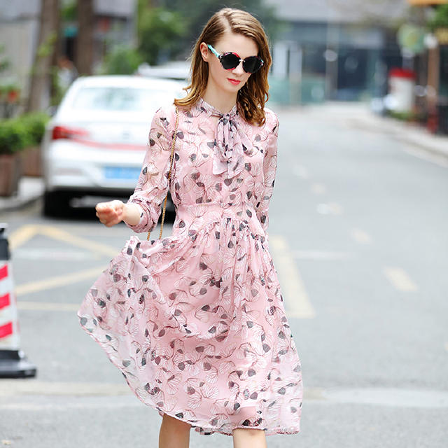 清凉透气雪纺穿上显气质显年轻,透气轻薄的雪纺裙子