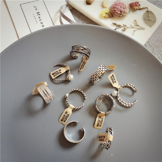 以前很想要一个戒指现在自己买了,去买一枚自己喜欢的戒指