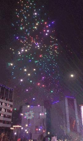 闪耀全国!500架“夜空精灵”炫舞高新,硬科技助力“西安年”完美收官!