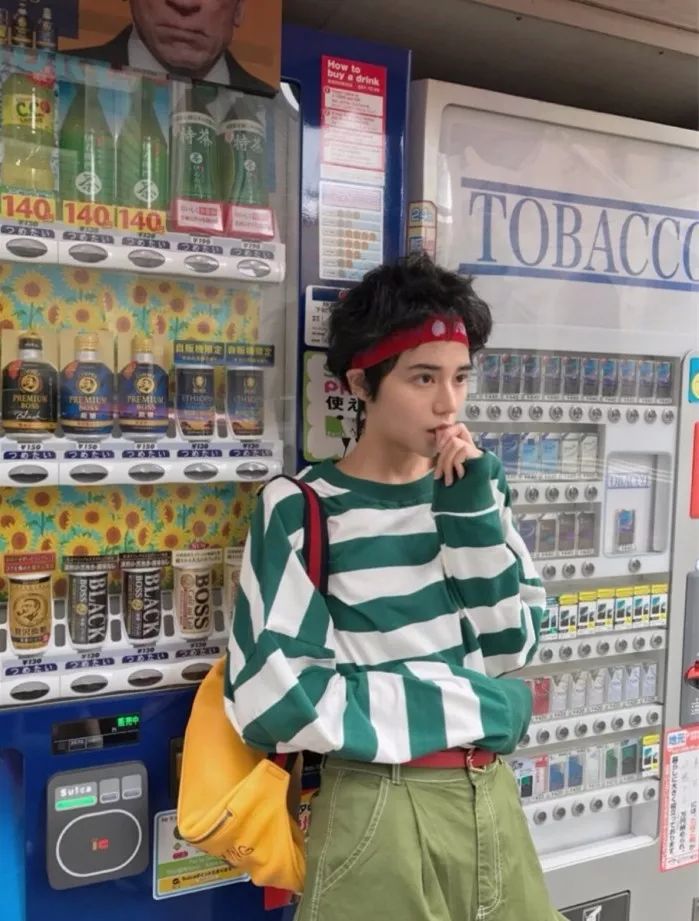 美发泡面卷短发,烫发泡面头短发女