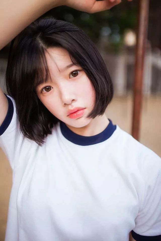 美发泡面卷短发,烫发泡面头短发女