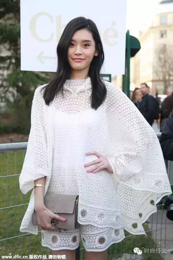 蒋欣捐款200万,蒋欣演樊胜美收红包收到手软