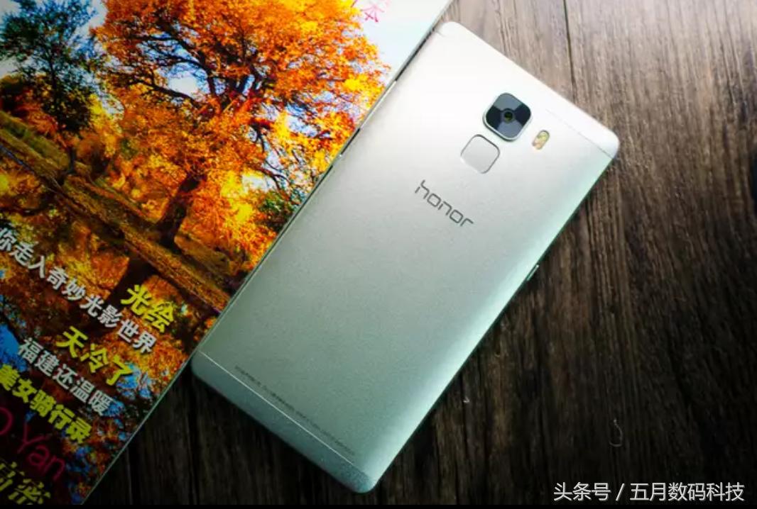 回顾华为荣耀手机发展史：诸多经典哪款是你的“初恋”？