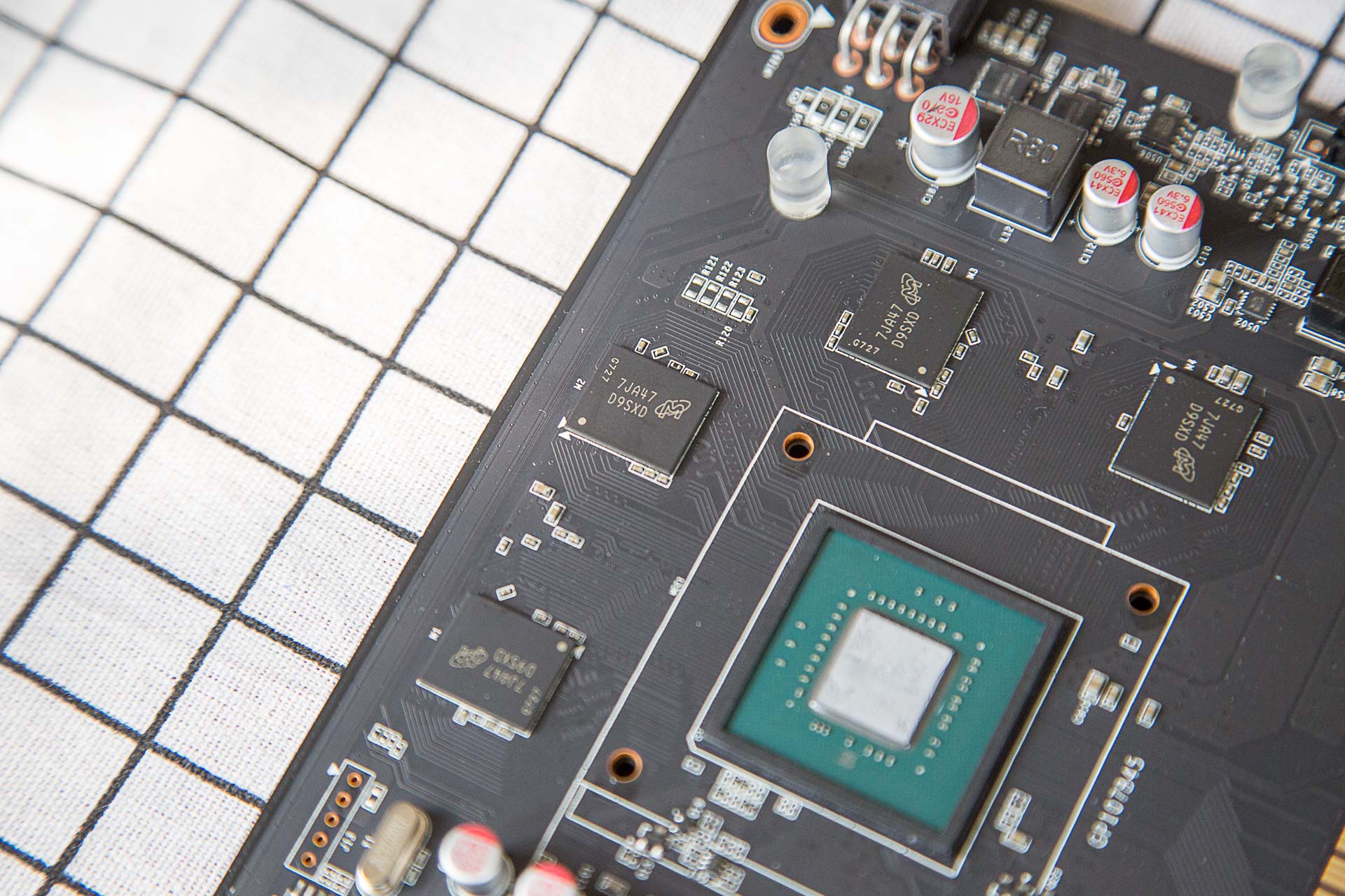 铭瑄gtx1050ti终结者评测,i38100加1060吃鸡评测