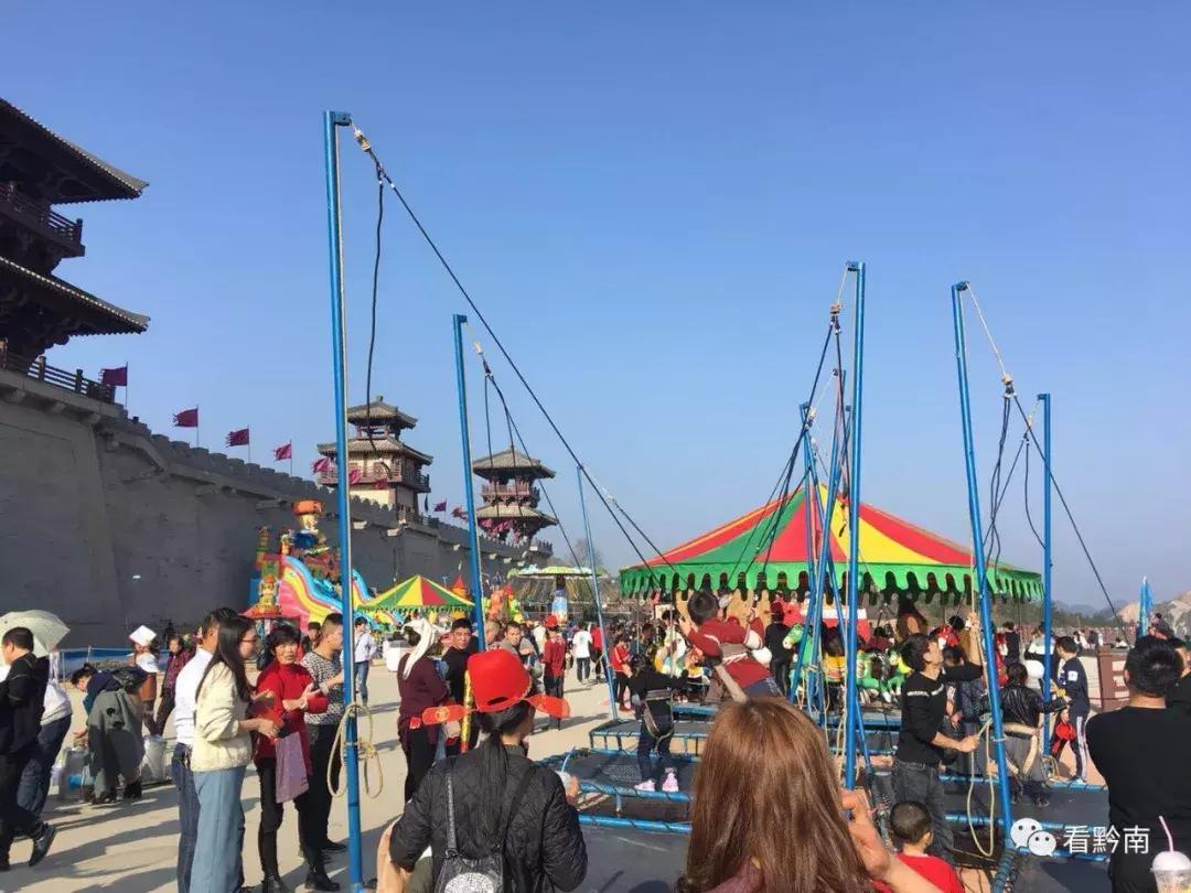 大年初一都匀哪里热闹,大年初一的现状