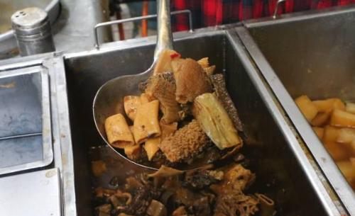 一碗牛杂能在夜市立足几十年,牛杂记忆深处的味道