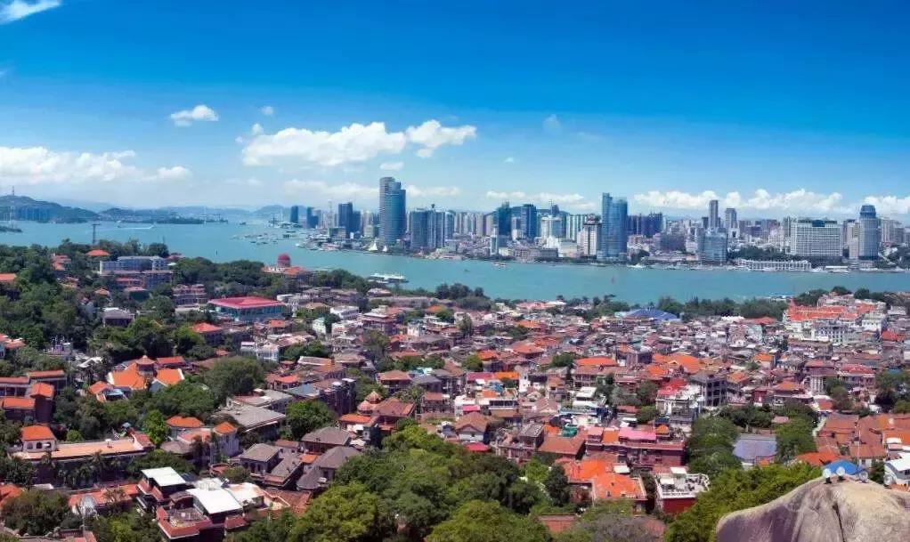 鼓浪屿红瓦绿树,走进厦门鼓浪屿视频