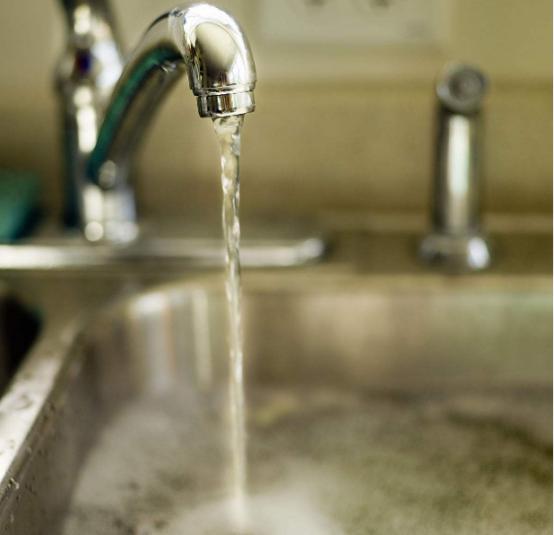 冬天水管冻住了怎样快速的解冻,水管冻住了怎么解冻最好的方法