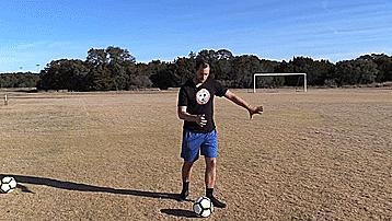 足球初学者教学接球,足球踢球正确姿势教学