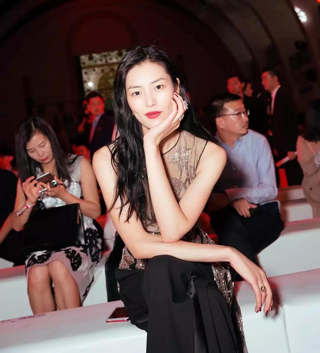 刘雯果然是穿搭高手,刘雯最新日常穿搭图片