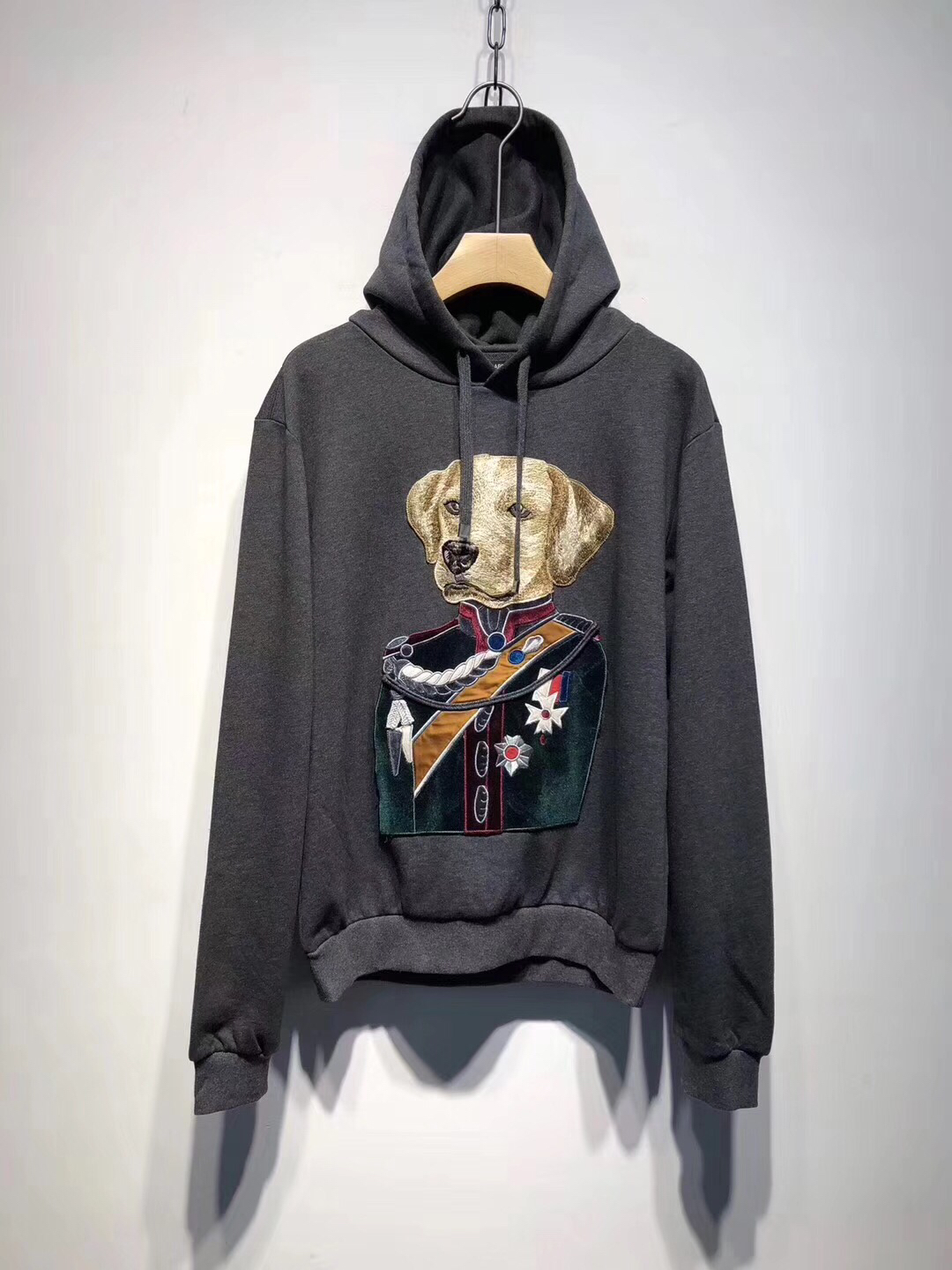 杜嘉班纳宫廷风男装卫衣,杜嘉班纳刺绣男卫衣外套