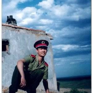 从一个跑龙套到大明星的电影,红海行动为什么挑中张译过人之处