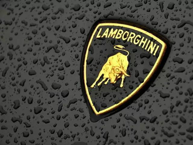 兰博基尼小牛盖拉多视频,兰博基尼