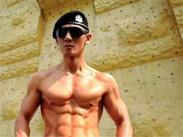 雪花女神龙演员对比,雪花女神龙董璇多大