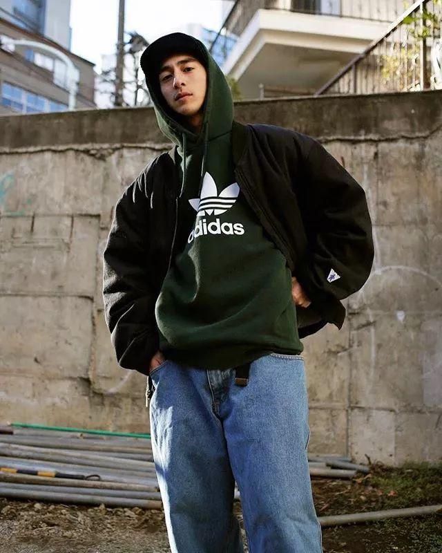 想骚还能买得起,开学这么穿让你成功撩到学妹哦