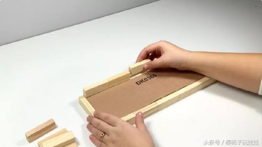 自己动手diy芭比娃娃,手工diy给芭比做小屋