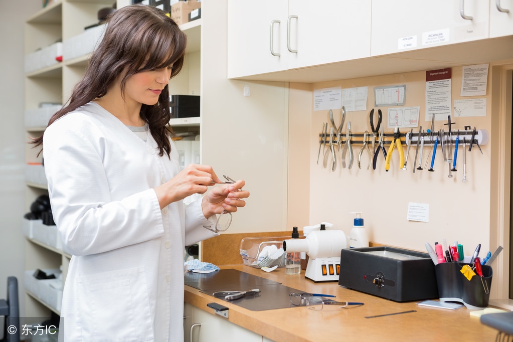 看了这些终于明白手表贵在哪里了,在网上配眼镜真的不好吗