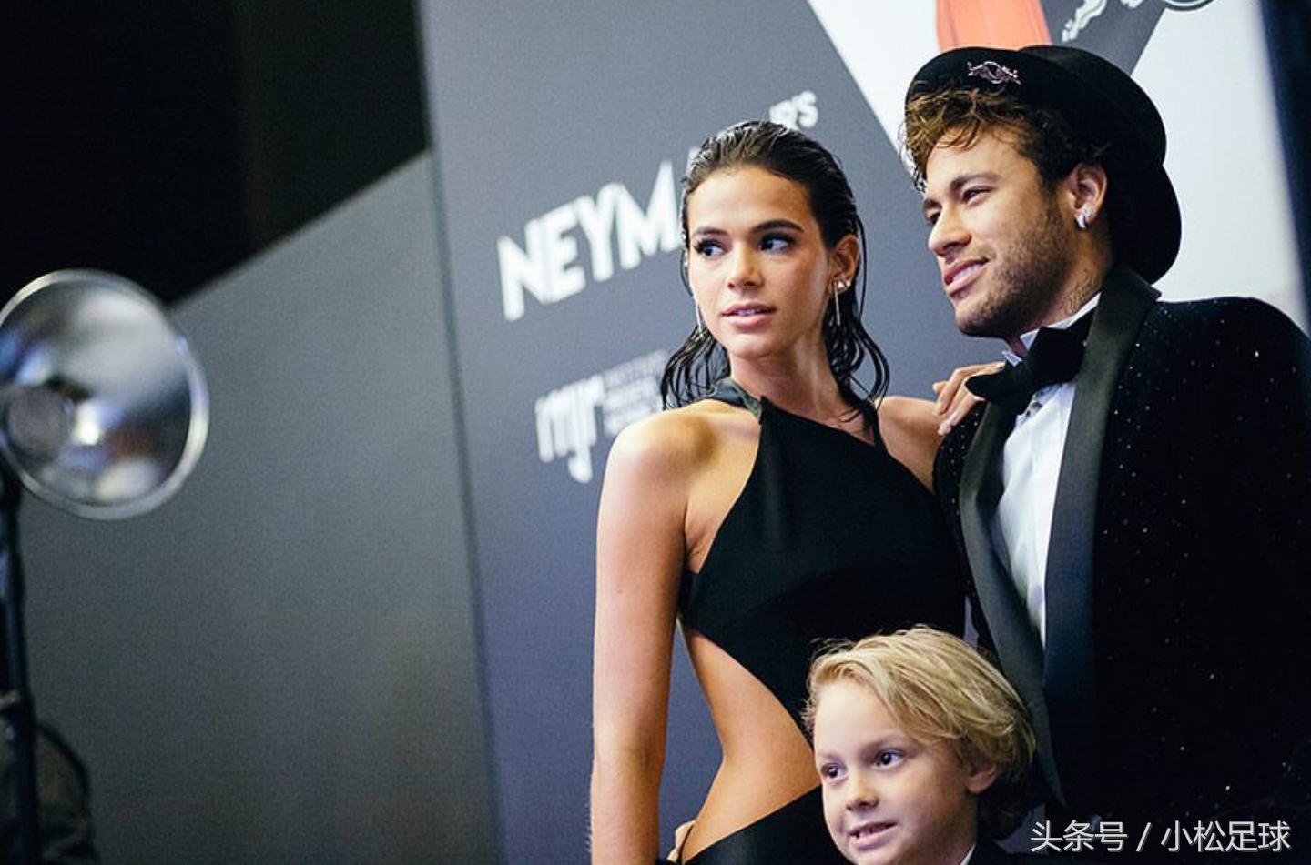 内马尔布鲁娜的爱情史,内马尔布鲁娜美照