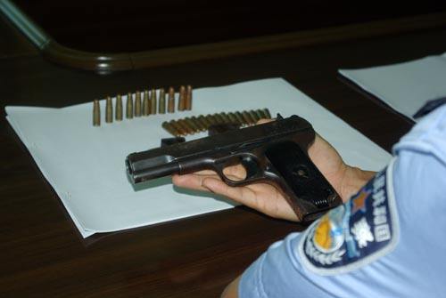 中国手枪54式怎么用,中国使用的四弹冲锋枪