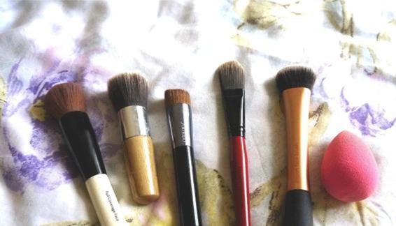 比阿玛尼红标还好用的粉底液,阿玛尼兰蔻ysl粉底液测评