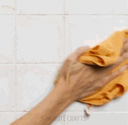 地板上面的黑印子怎么处理,地板缝隙很黑怎么处理