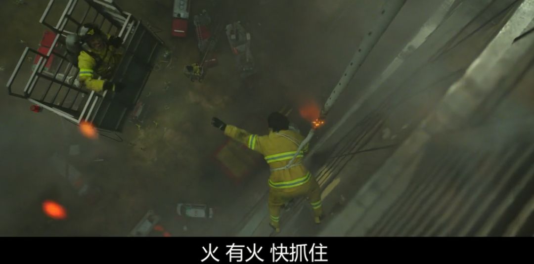 这部几乎把韩国人都赶到影院的巨片,我一手五颗星一手一颗星