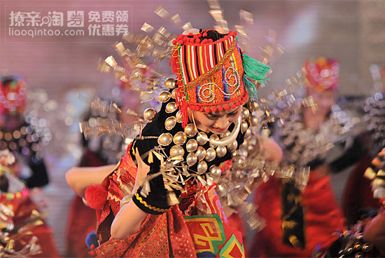 景颇族的风俗习惯和民族服饰,德宏傣族景颇族服饰定制