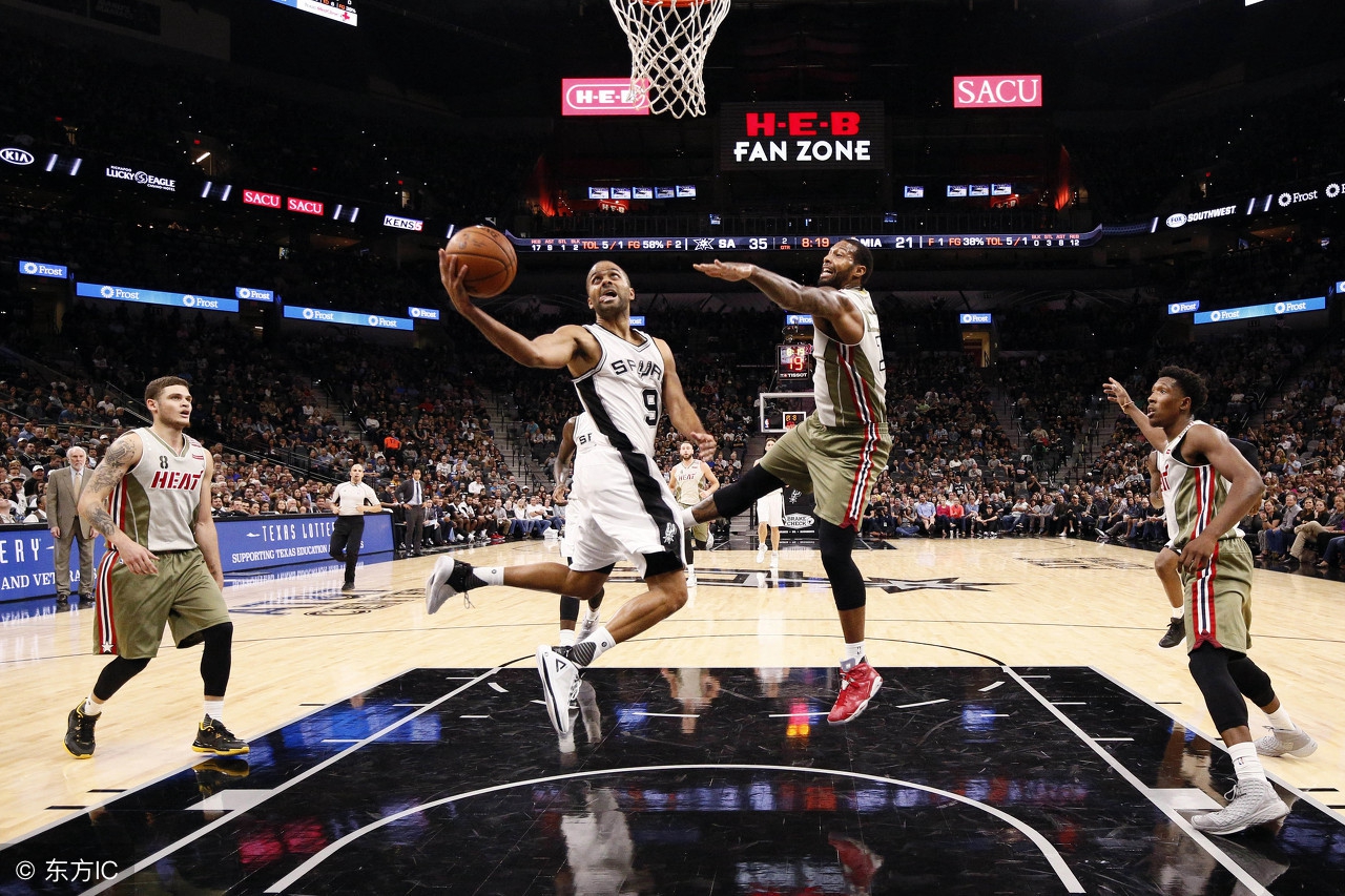 比赛时哪些行为属于犯规,当对方快攻时对无球队员进行犯规