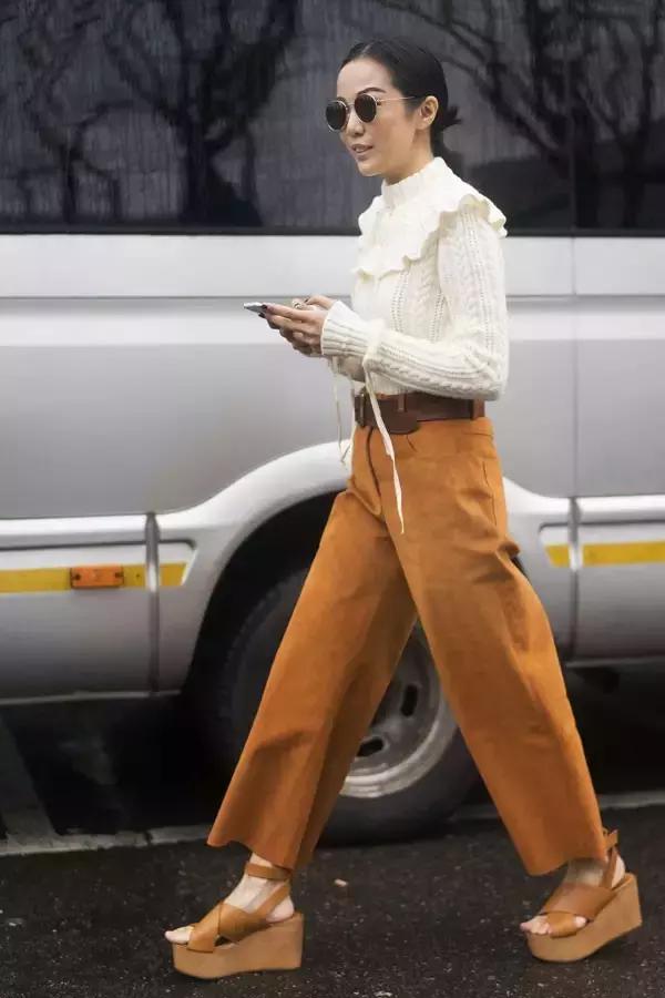 显瘦秋季针织衫时髦,针织衫怎么穿出高街感