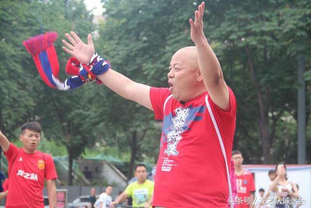 【球迷故事】爱陕西队的何大锤：热血永驻，尽此生之慷慨