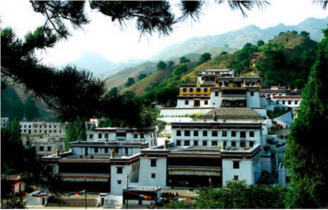 每年正月十五，内蒙古草原两千多座寺庙会同时跳这种神秘的祭祀舞