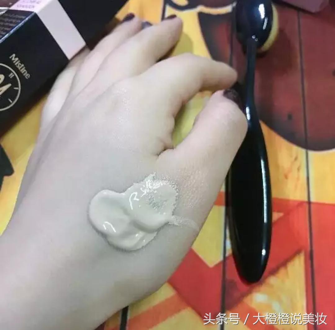 粉底液粉饼气垫bb使用顺序,气垫粉饼粉底液哪个遮瑕力强