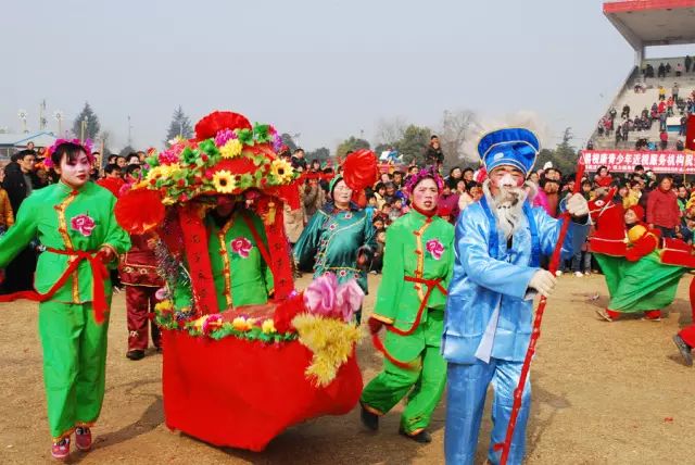 元宵节除了吃元宵还吃什么呢,元宵节要玩些什么