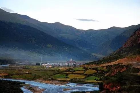 自驾游怎么穿越雪谷,自驾穿越雪地雾凇视频