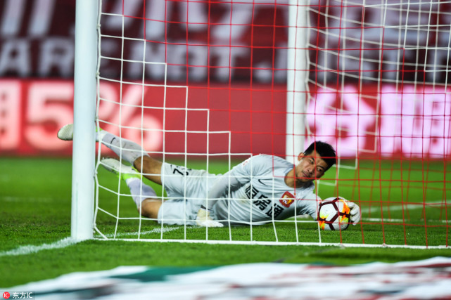 恒大后防告急被打进球,三次进球无效恒大输掉榜首大战